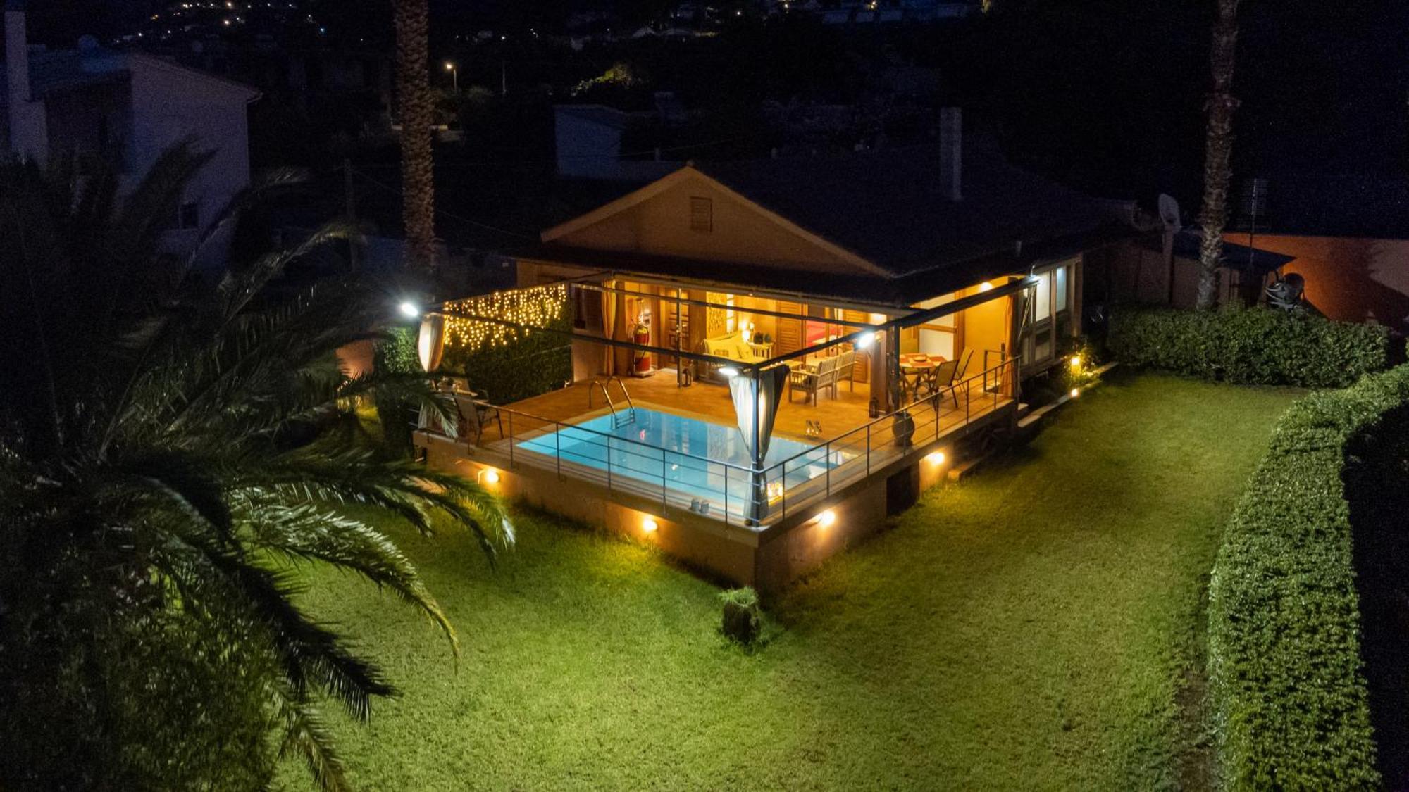 Cozy Small Smart Villa With Private Pool Mikri Mantineia Kalamata Exterior foto